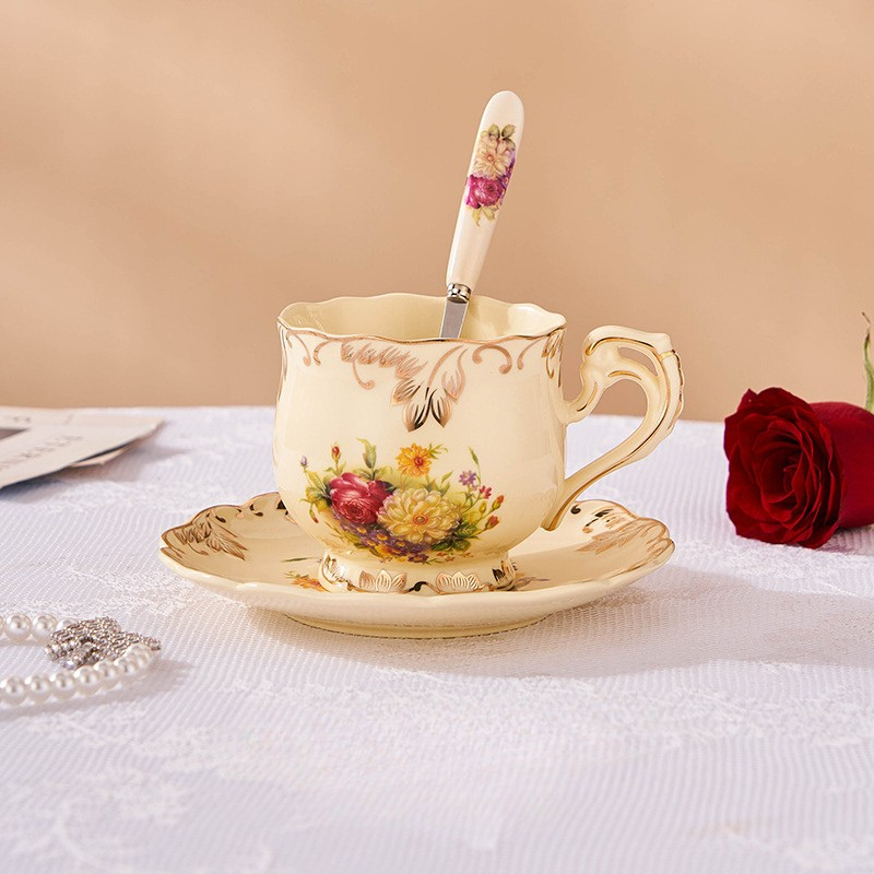Vintage Floral Gold Tea Cup